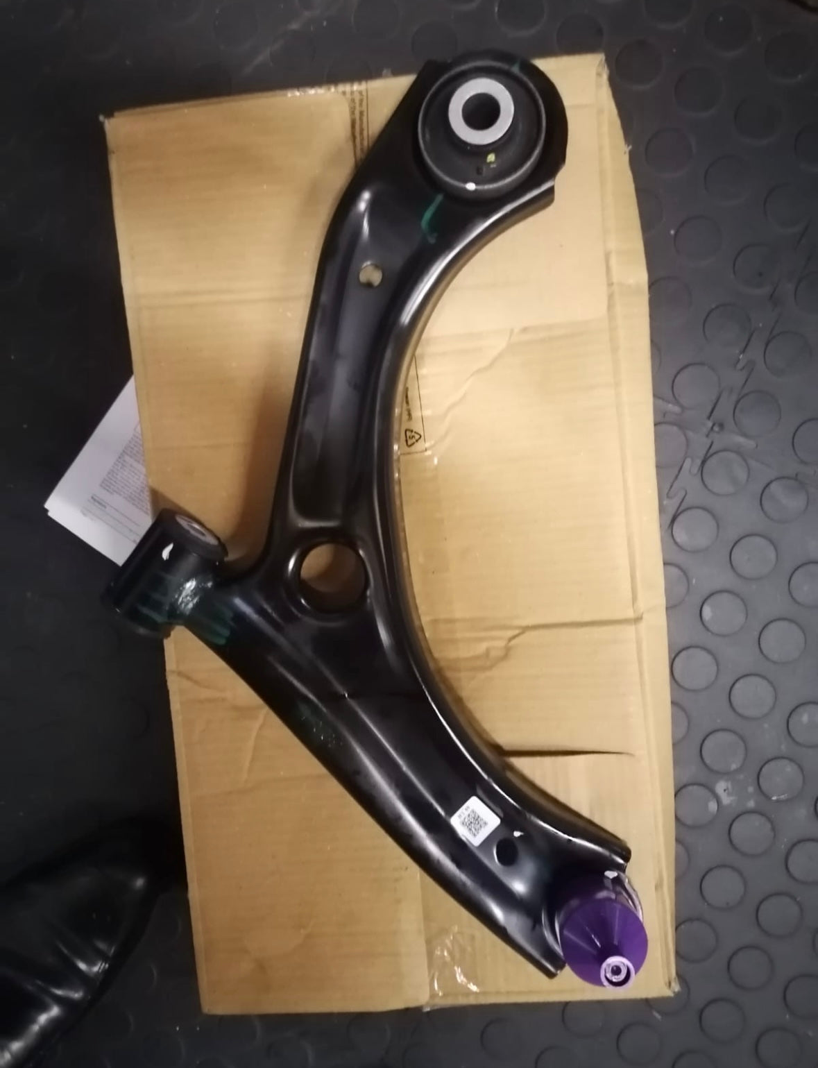 Toyota vitz controll arm